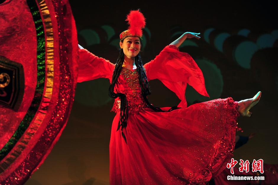 “四海同春”东京演出精彩纷呈